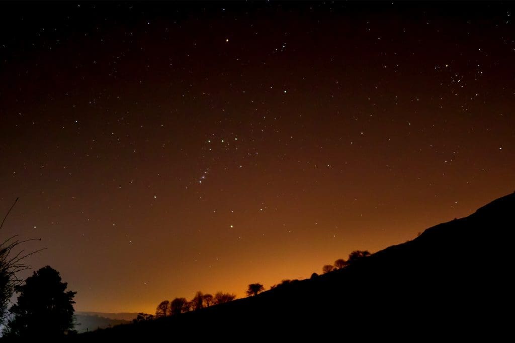 Orion constellation_Credit David Elliott (Wikimedia Commons) A dark starry sky shows the constellation of Orion
